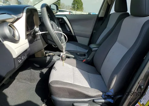 2013 Toyota Rav4 Le z USA, uszkodzony, nr VIN JTMZFREV2D5010522